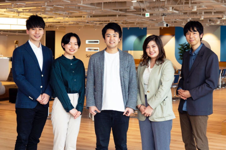 新入社員座談会サムネイル